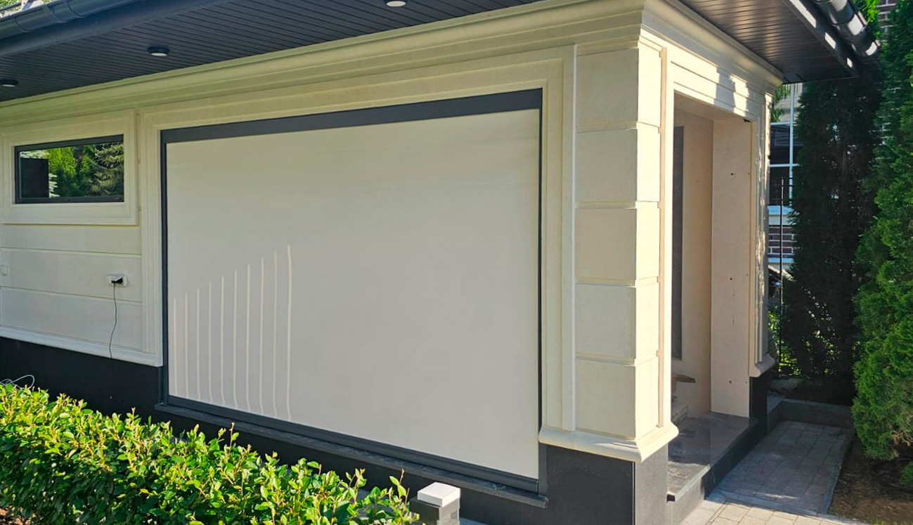 Уличная рулонная штора ZIP