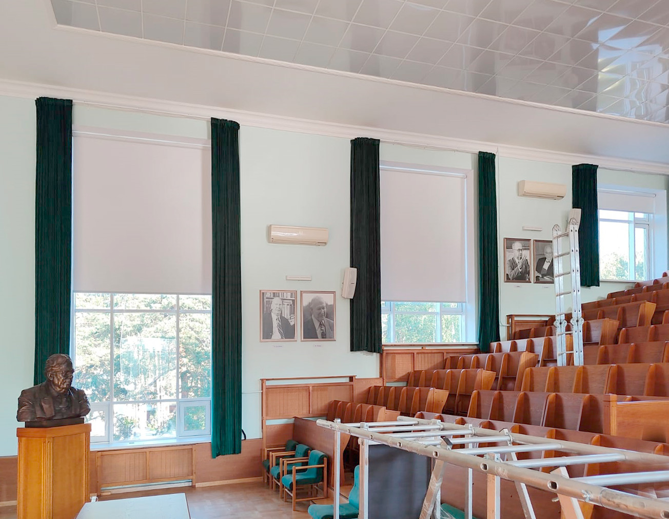 Рулонные шторы для университета